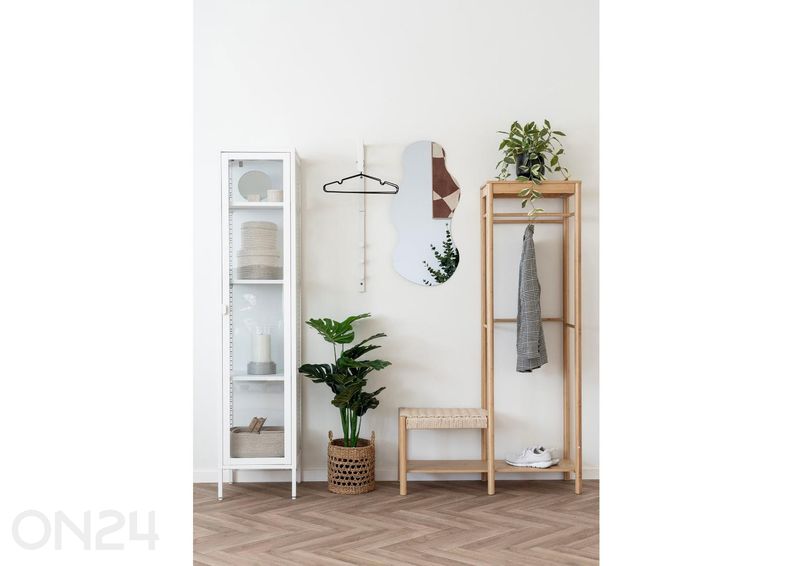 Esikuriiul pingiga Ember suurendatud