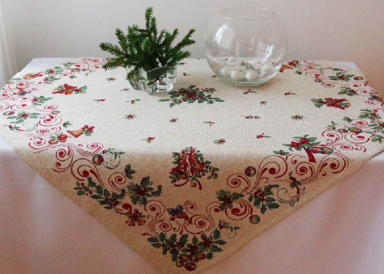 Gobeläänkangast jõululaudlina Mirra 100x100 cm suurendatud