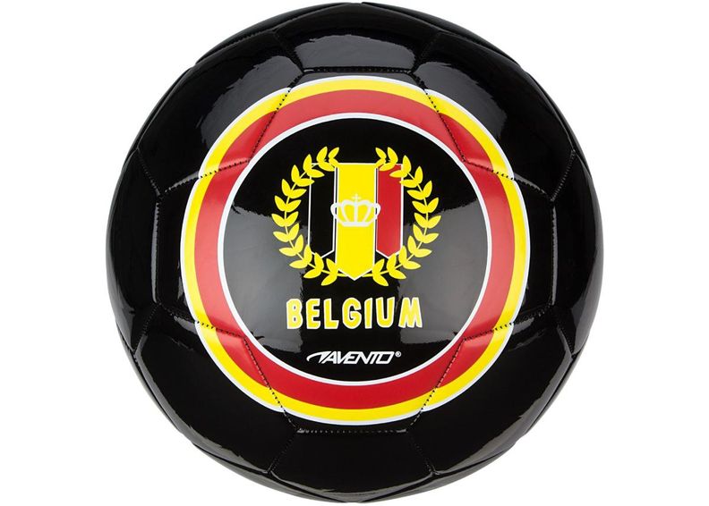 Jalgpall World Soccer Avento suurendatud