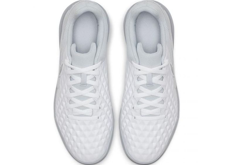 Jalgpallijalatsid lastele saali Nike Tiempo Legend 8 Club IC JR AT5882-100 suurendatud