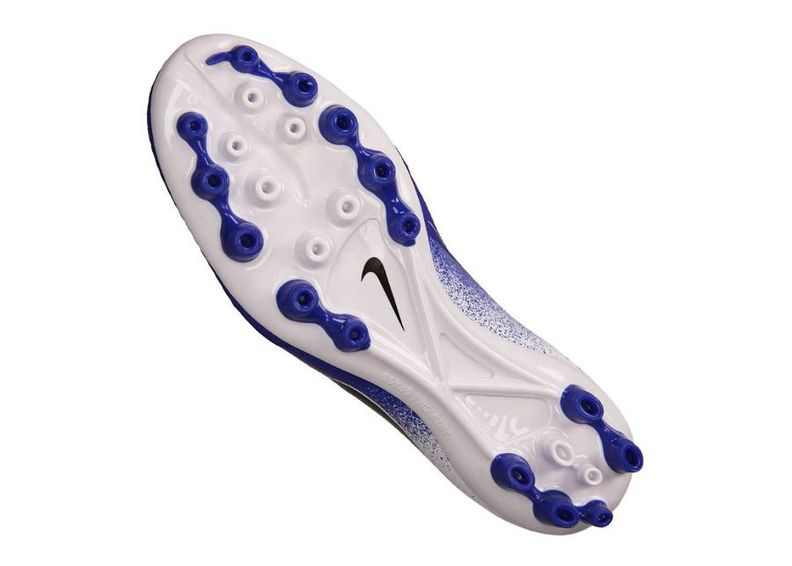 Jalgpallijalatsid meestele Nike Phantom Vnm Academy AG-R M AV3038-104 suurendatud