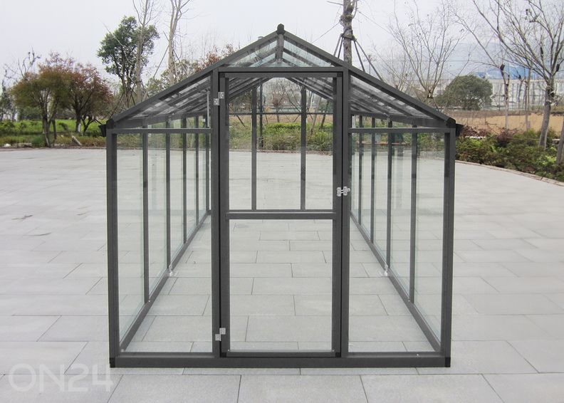 Kasvuhoone klaasist 5,7 m² hall suurendatud