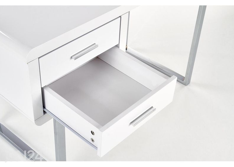 Kirjutuslaud suurendatud