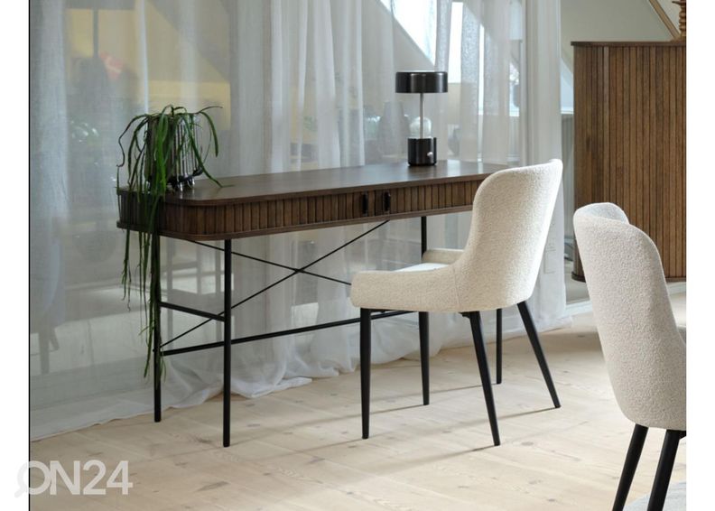 Kirjutuslaud suurendatud