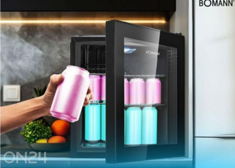 Klaasuksega külmik Bomann KSG7291 suurendatud