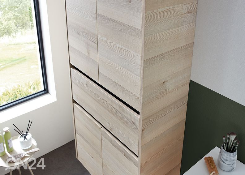 Kõrge vannitoakapp 393 suurendatud