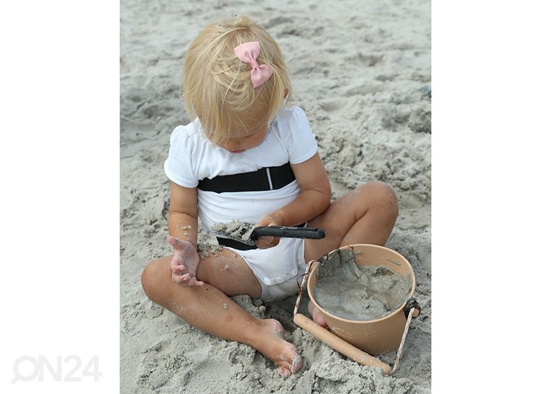 Kühvel Scrunch, must suurendatud