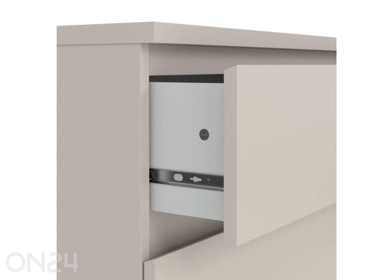 Kummut Naia suurendatud