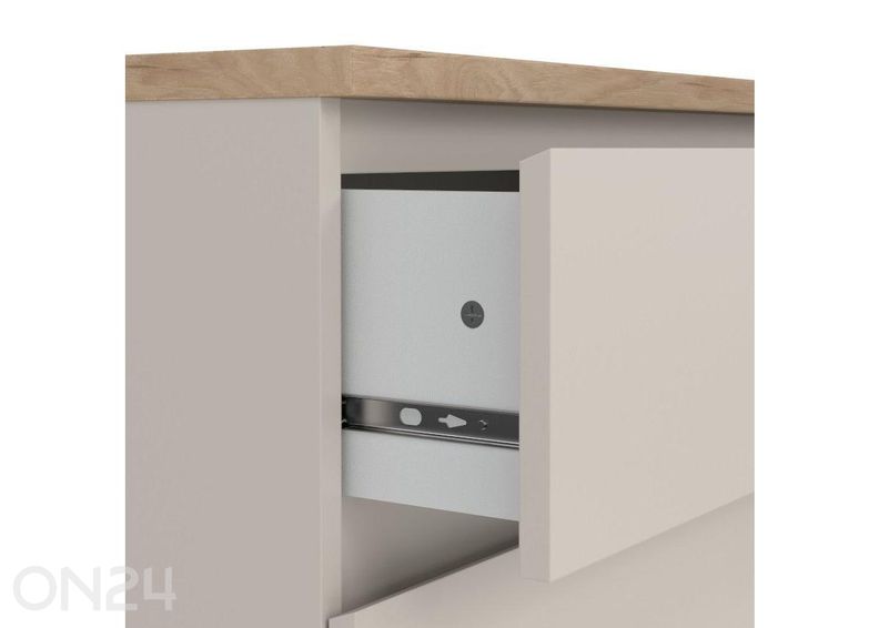 Kummut Naia suurendatud