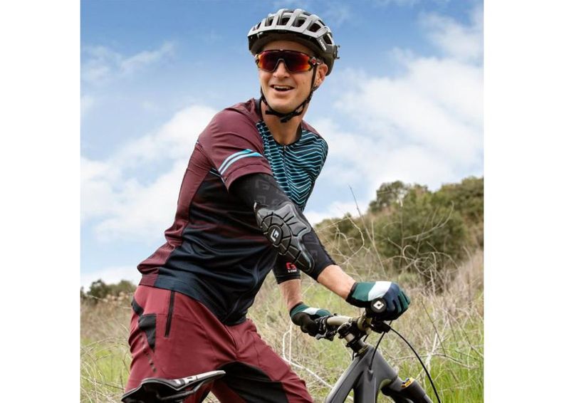 Küünarnuki kaitsmed G-Form Pro-X Elbow suurendatud