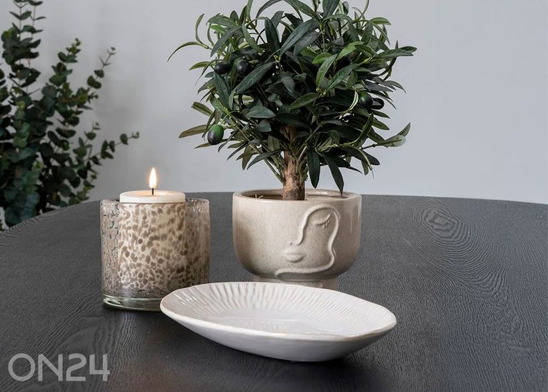 Küünlahoidja suurendatud