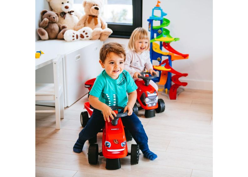 Laste traktor Baby Case IH Volare suurendatud