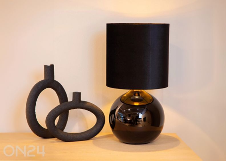 Laualamp Esterad, must suurendatud