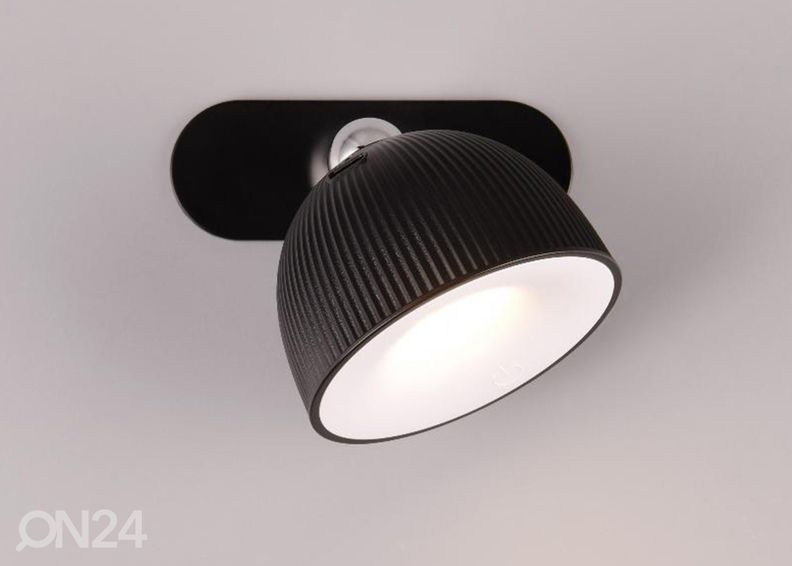 Lauavalgusti Maxima akuga suurendatud