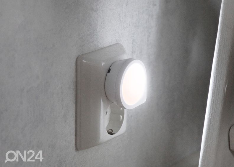 LED öölamp anduriga suurendatud