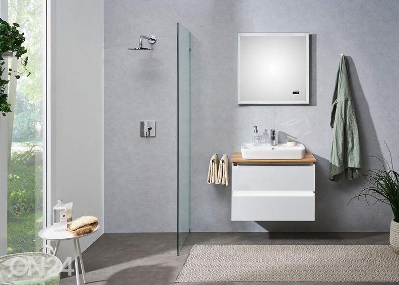 LED valgustuse ja kellaga peegel 22 suurendatud