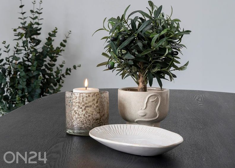 Lillepott suurendatud