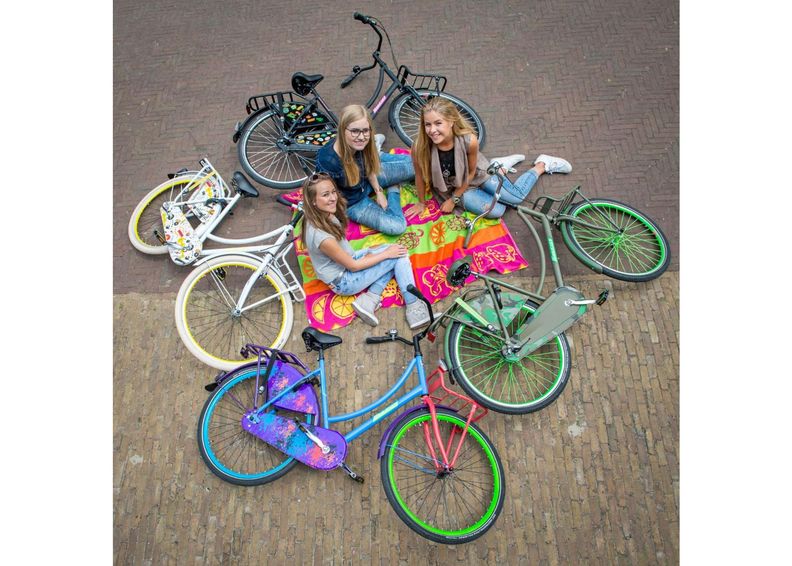 Linnajalgratas naistele SALUTONI Cartoon 28 tolli 50 cm suurendatud