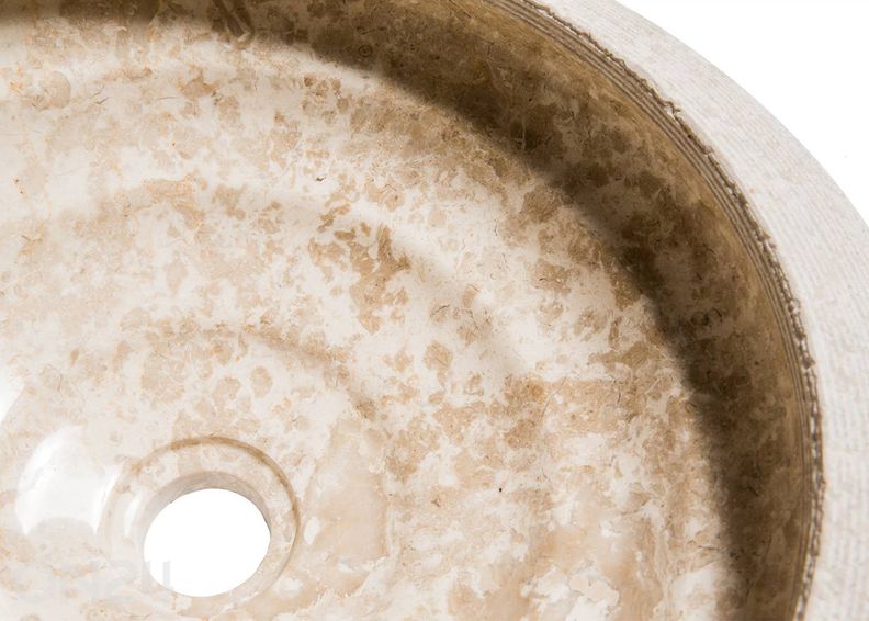 Marmorist valamu suurendatud