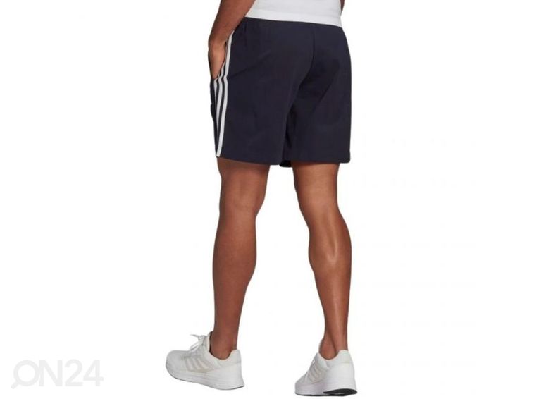Meeste lühikesed vabaajapüksid Adidas suurendatud