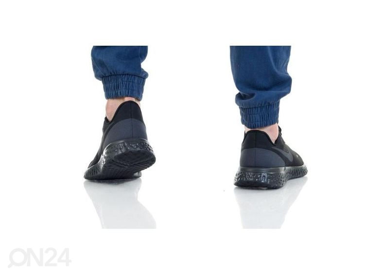 Meeste treeningjalatsid Nike Revolution 5 4EU M BQ6714-004 suurendatud