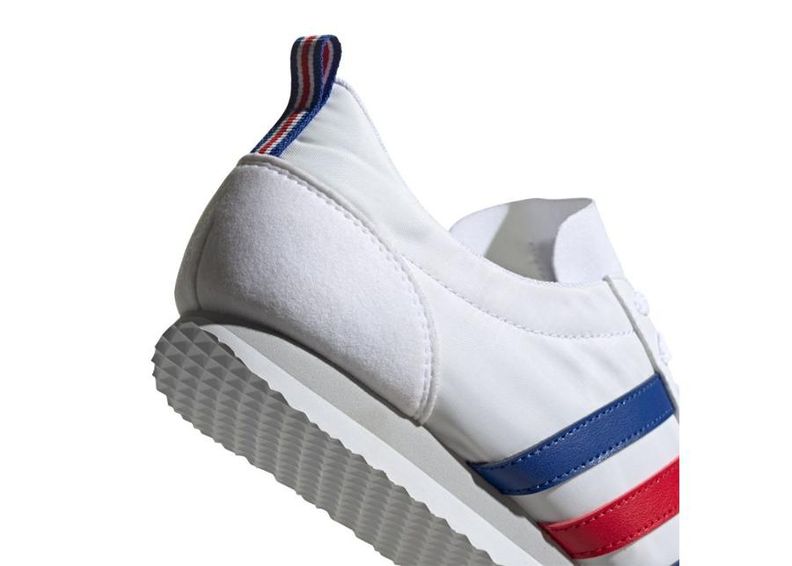 Meeste vabaajajalatsid Adidas VS Jog M FX0094 suurendatud