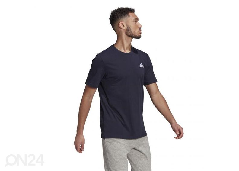 Meeste vabaajasärk Adidas Essentials suurendatud