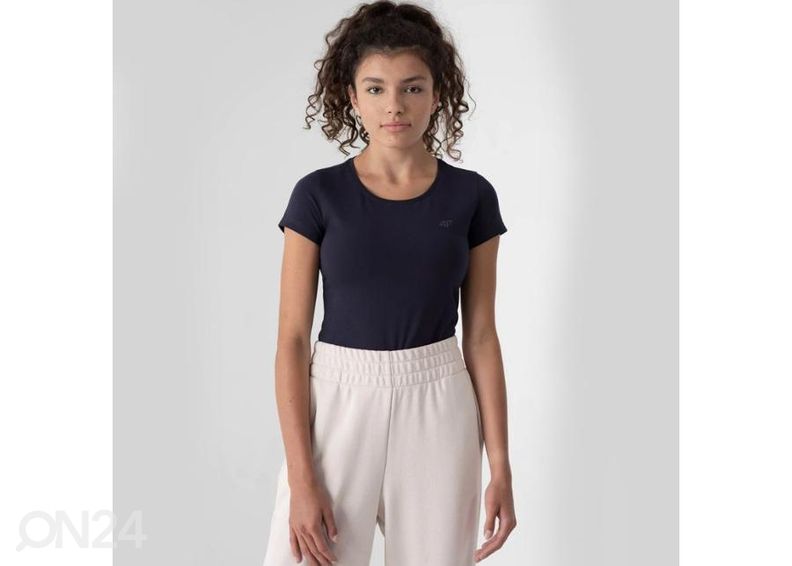 Naiste treeningsärk 4F suurendatud