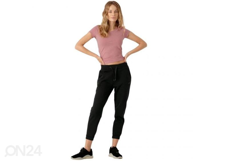 Naiste treeningsärk 4F suurendatud