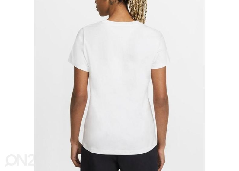 Naiste vabaajasärk Nike Sportswear suurendatud