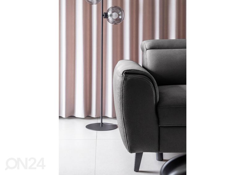 Nurgadiivanvoodi pesukastiga Roma suurendatud