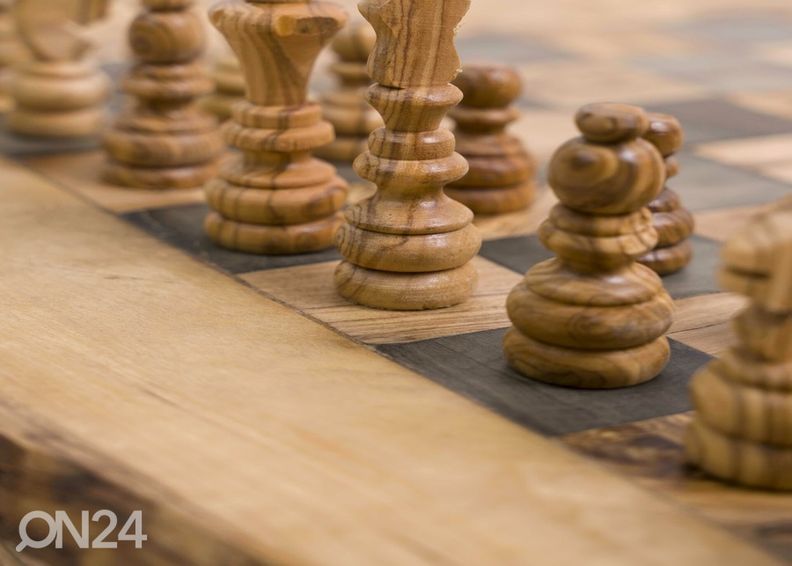 Oliivipuust malelaud suurendatud