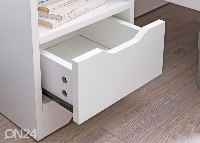 Öökapp Nacht, valge suurendatud