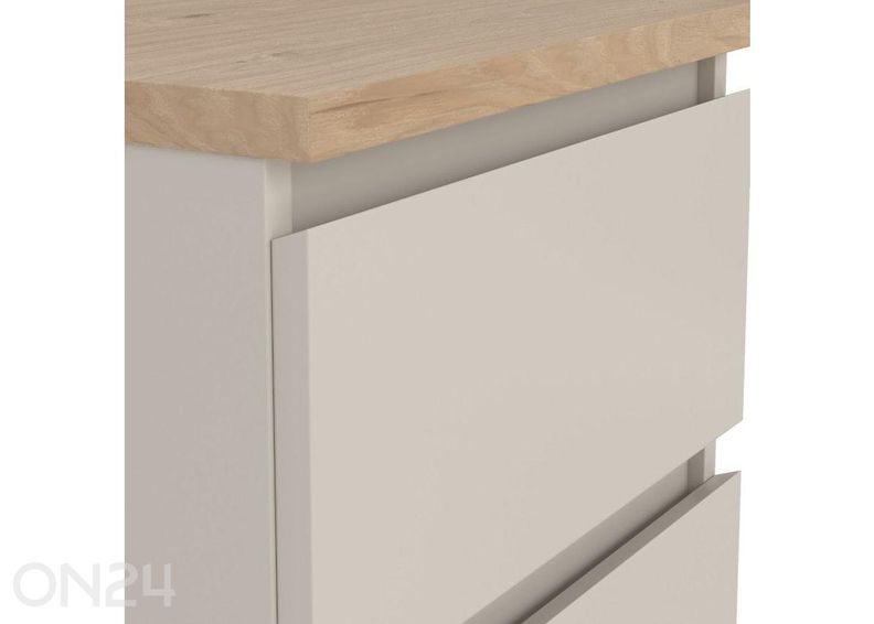 Öökapp Naia suurendatud