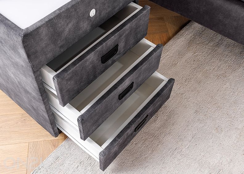 Öökapp Paris suurendatud