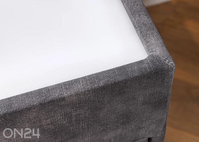 Öökapp Paris suurendatud