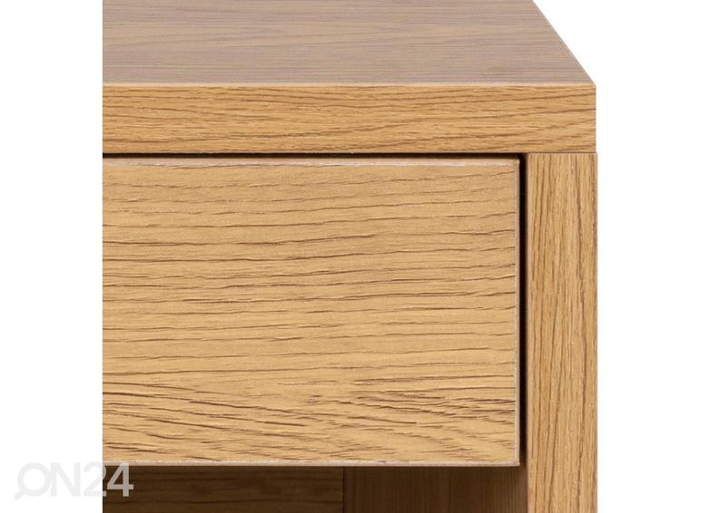 Öökapp Paso seinale suurendatud