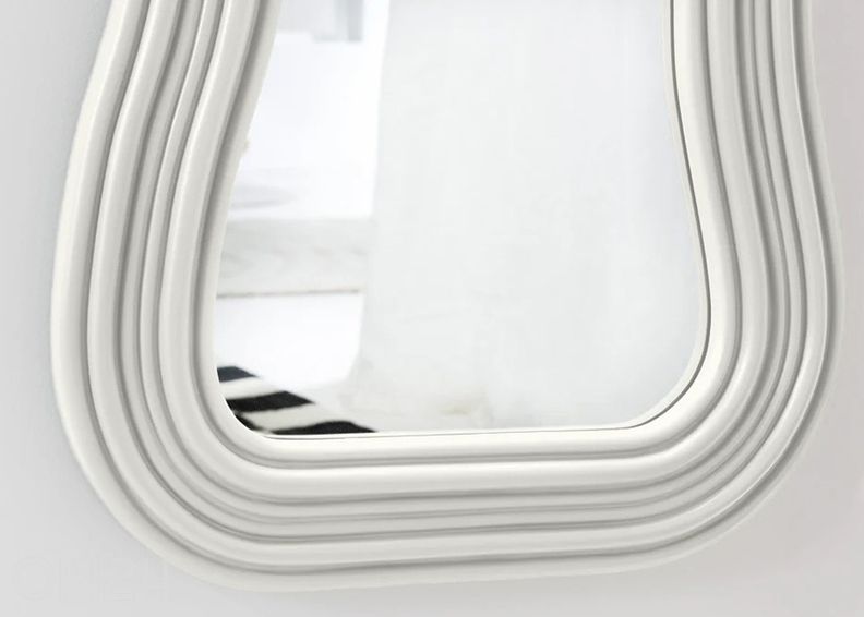 Peegel Alice suurendatud