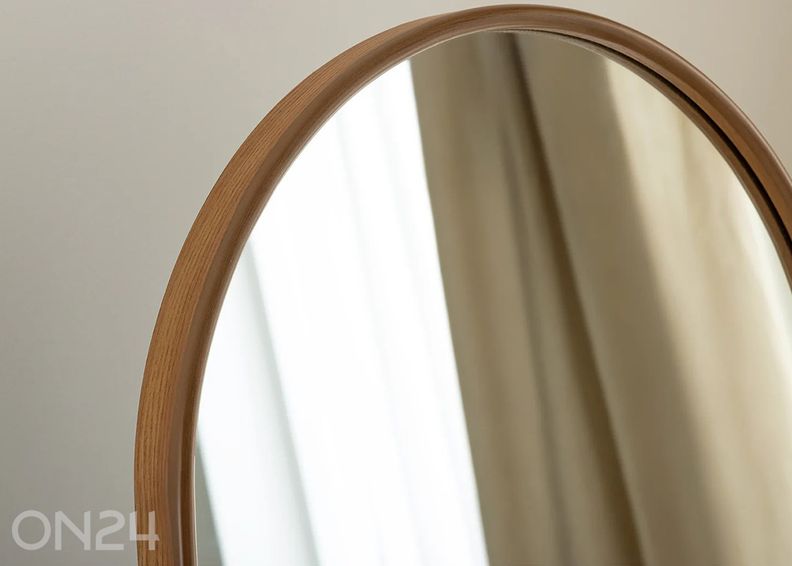 Peegel Portrait suurendatud