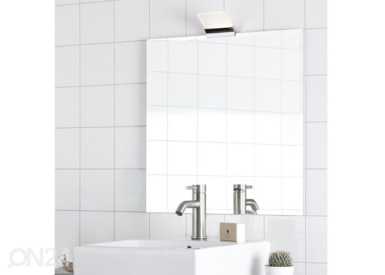 Peeglivalgusti Metz suurendatud