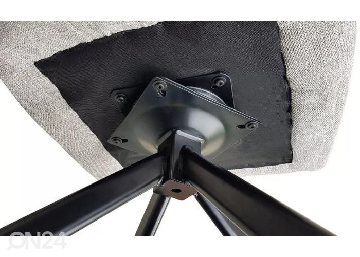 Pöörlev tool suurendatud