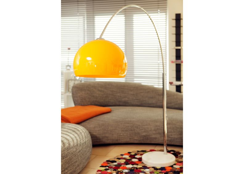 Põrandalamp suurendatud