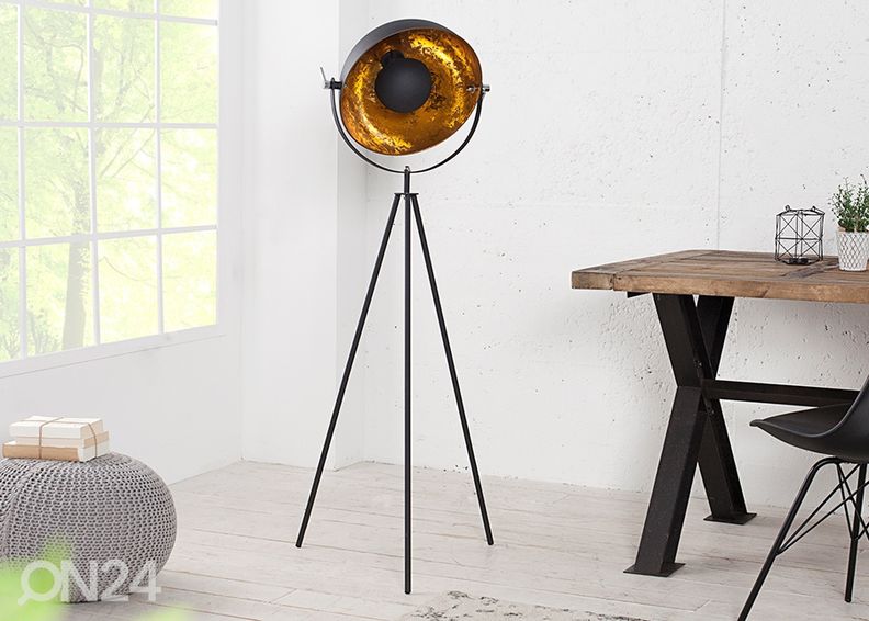 Põrandalamp Studio suurendatud