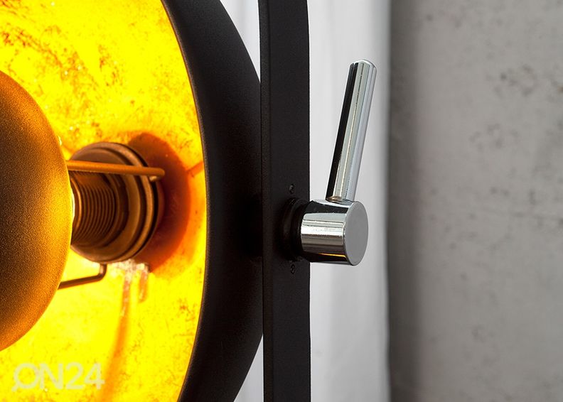 Põrandalamp Studio suurendatud