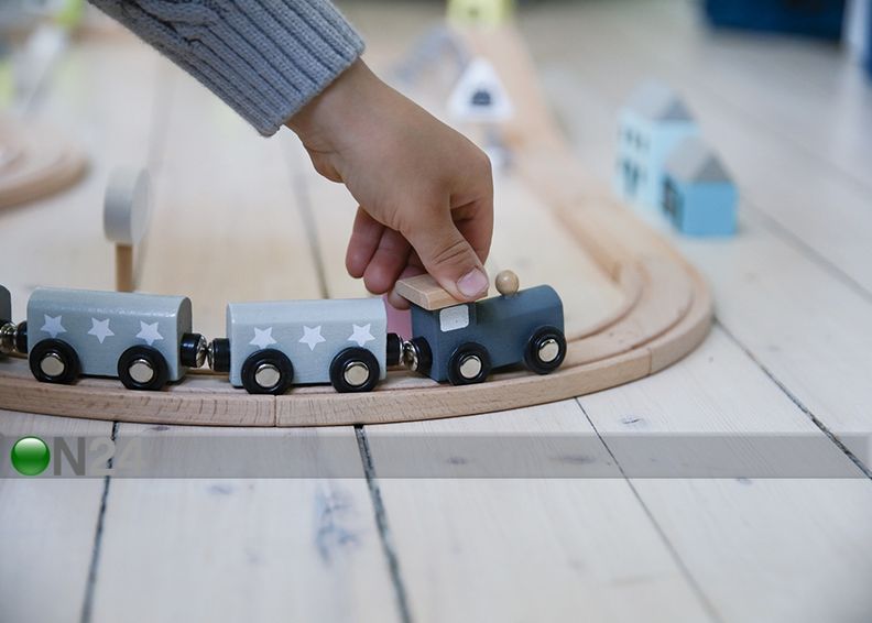 Puidust rongiraja komplekt suurendatud