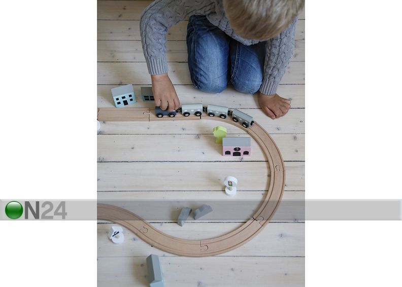 Puidust rongiraja komplekt suurendatud