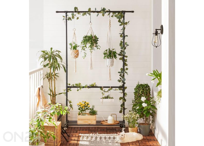 Ratastel riidestange, must suurendatud