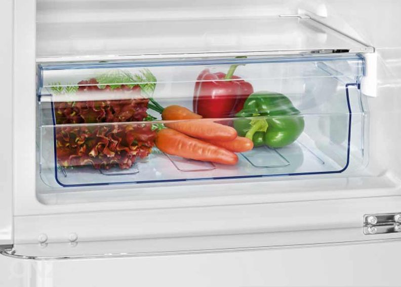 Retro külmkapp Bomann KGR7328W suurendatud