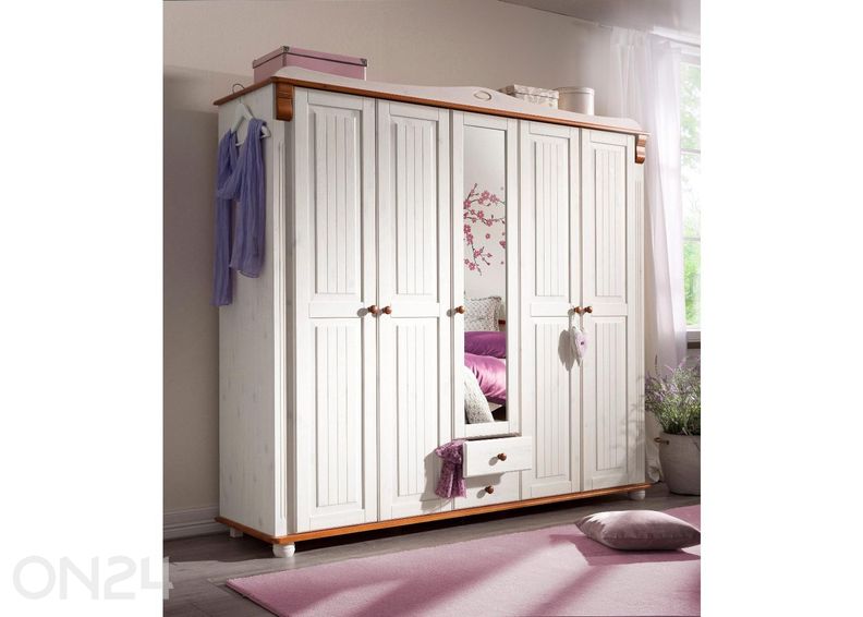 Riidekapp Adele suurendatud