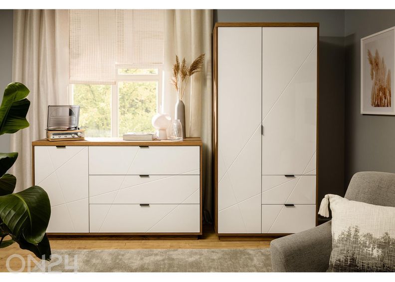 Riidekapp Forn suurendatud